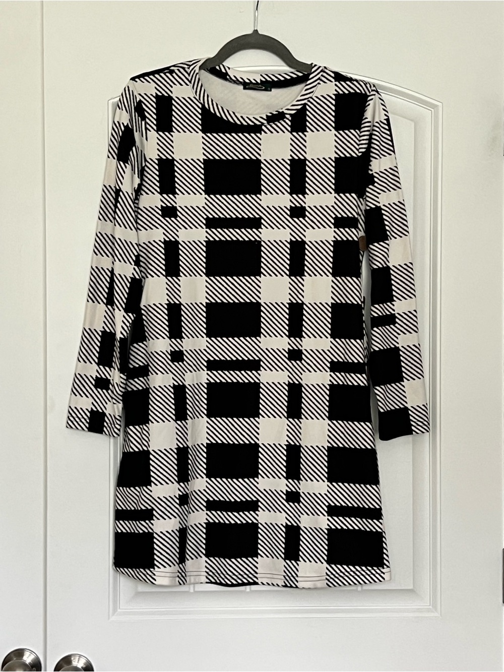 Ofeefan Black & White Plaid Long-Sleeve A-Line Dress